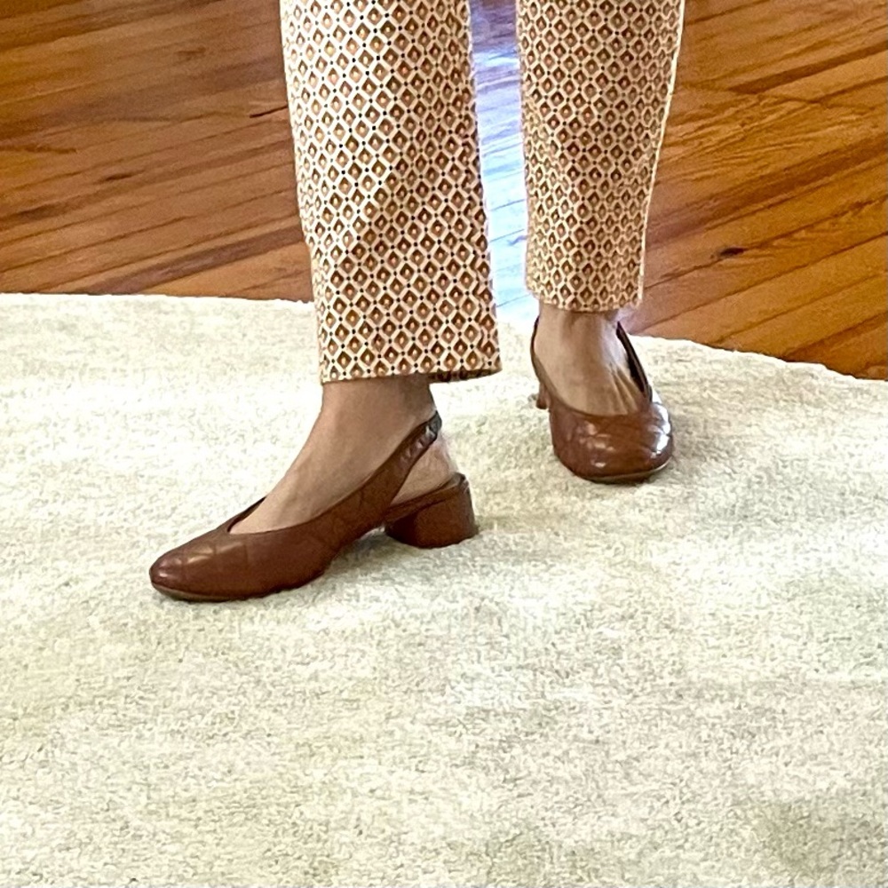 Amalfi Quilted Slingback Shoes, Medium brown Leather! 8M - Picture 8 of 9